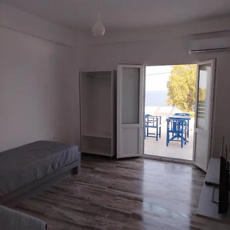 White & Blue Appartement