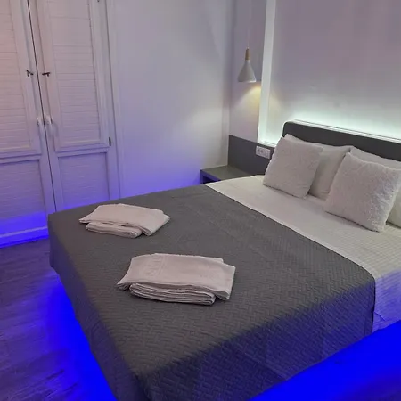 White & Blue Apartman *