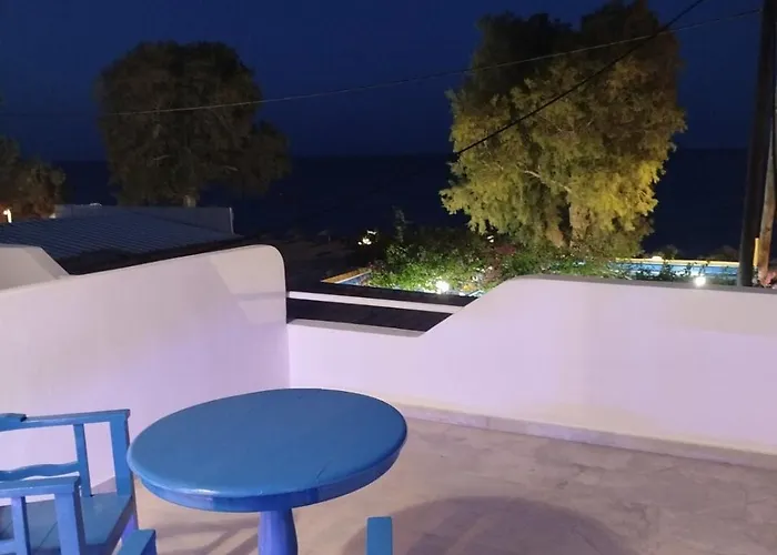 アパート White & Blue Kamári